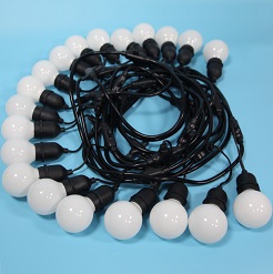 Cách trang trí đèn cho quán cafe sân vườn