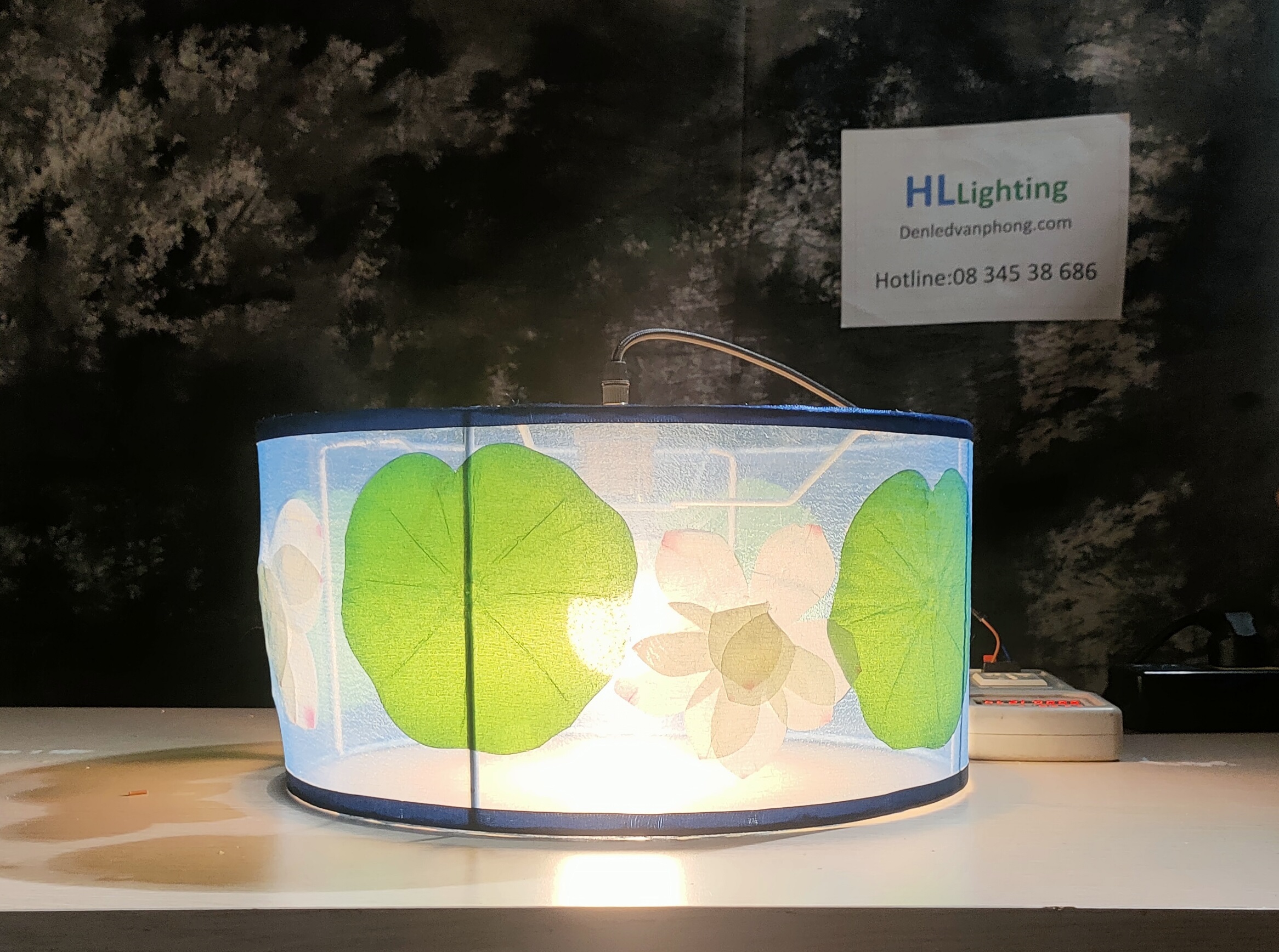 den-tha-tran-ban-an-ho-sen-vai-xoan-xop-bg003cd-vietmake-1