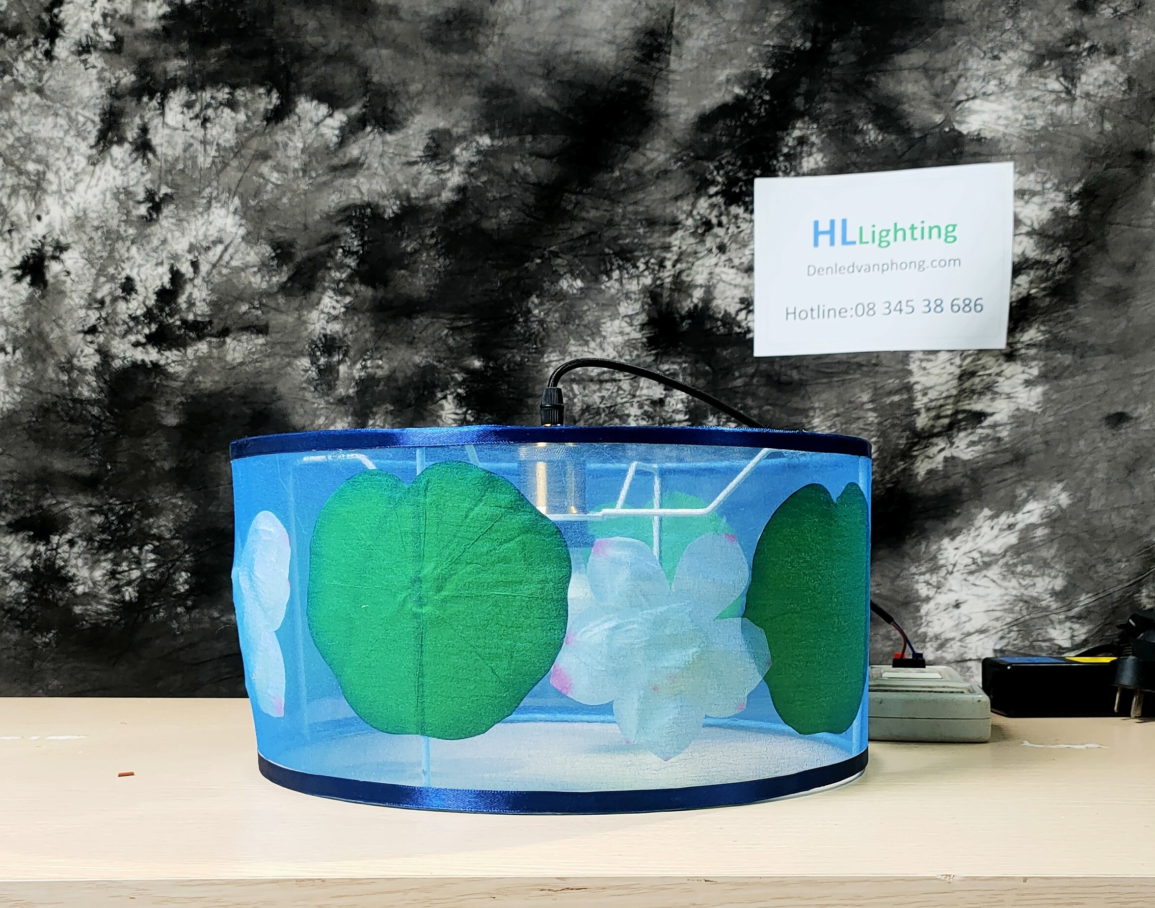 den-tha-tran-ban-an-ho-sen-vai-xoan-xop-bg003cd-vietmake-3