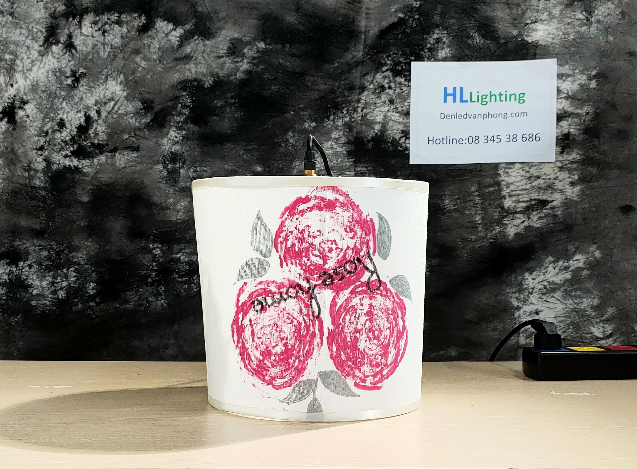 den-tha-tran-hoa-hong-ve-tay-vietmake-bg004cd-den-tha-quan-cafe-dep-3