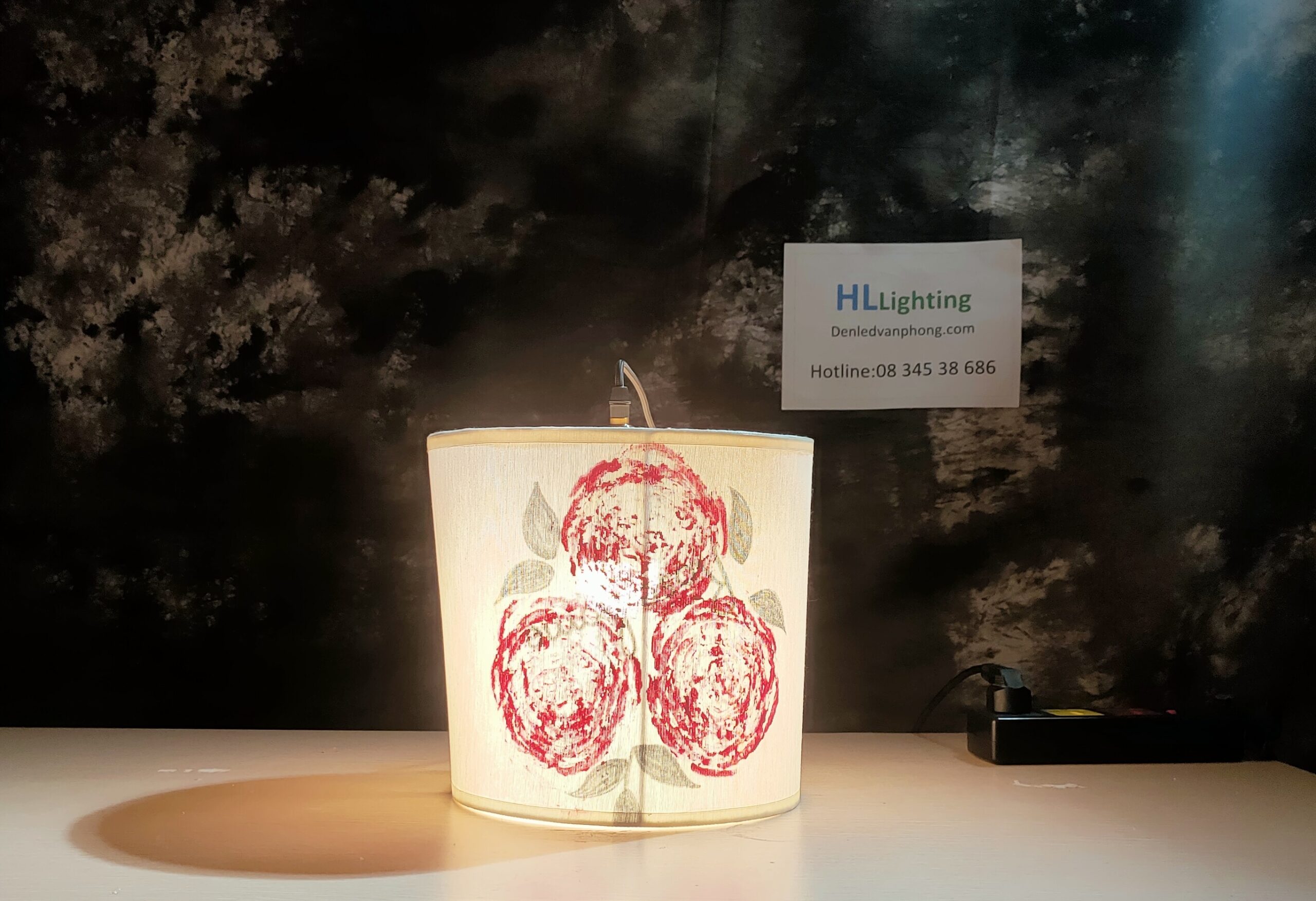 den-tha-tran-hoa-hong-ve-tay-vietmake-bg004cd-den-tha-quan-cafe-dep-4