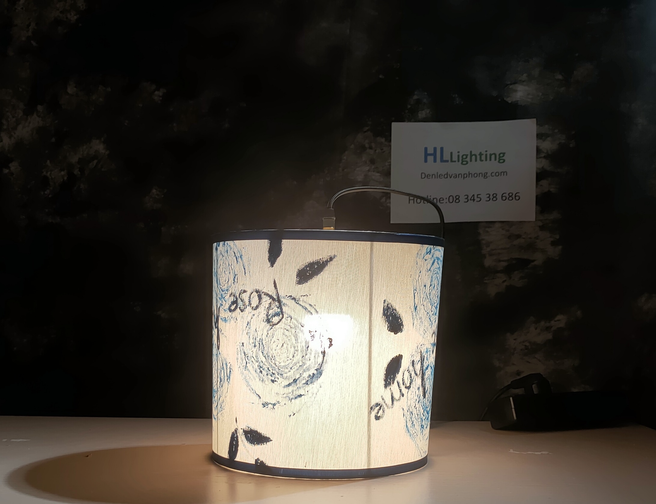 den-tha-tran-hoa-hong-xanh-ve-tay-vietmake-bg004xcd-den-ban-an-dep-4