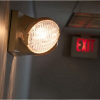 Đèn Led Chiếu Sáng Sự Cố Và Đèn Exit Khác Nhau Ra Sao ? Sự khác nhau giữa đèn led chiếu sáng sự cố và đèn exit