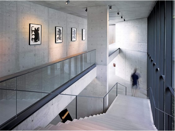 Lắp đèn rọi ray cho trần bê tông