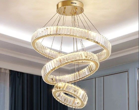 Đèn trần pha lê sang trọng, nổi bật