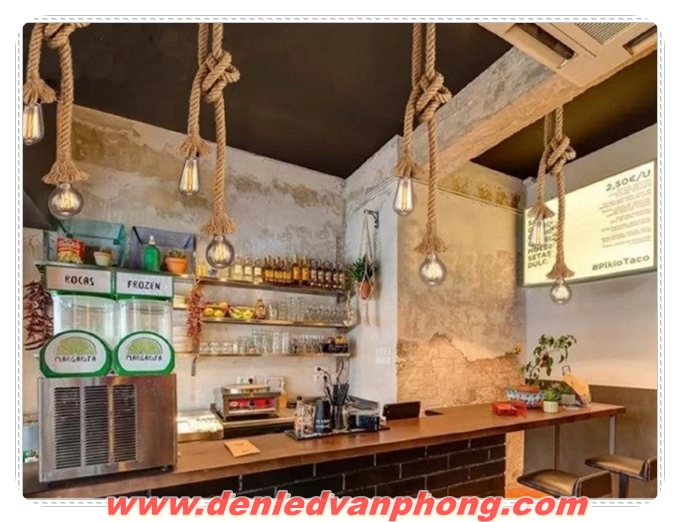 Dây thừng thả đèn tạo điểm nhấn cho không gian nhà bạn